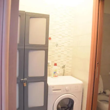 De Gasperi House- Elegante Appartamento,con Terrazza,nel Cuore Di *