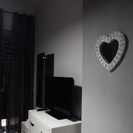 De Gasperi House- Elegante Appartamento,con Terrazza,nel Cuore Di *