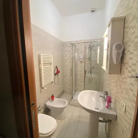 De Gasperi House- Elegante Appartamento,con Terrazza,nel Cuore Di