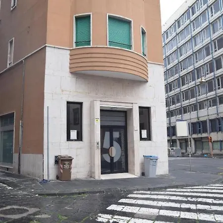 De Gasperi House- Elegante Appartamento,con Terrazza,nel Cuore Di Casa de Férias