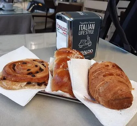 De Gasperi House- Elegante Appartamento,con Terrazza,nel Cuore Di *