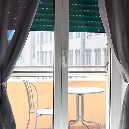 De Gasperi House- Elegante Appartamento,con Terrazza,nel Cuore Di Casa de Férias Nápoles