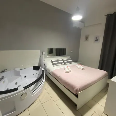 De Gasperi House * Neapol